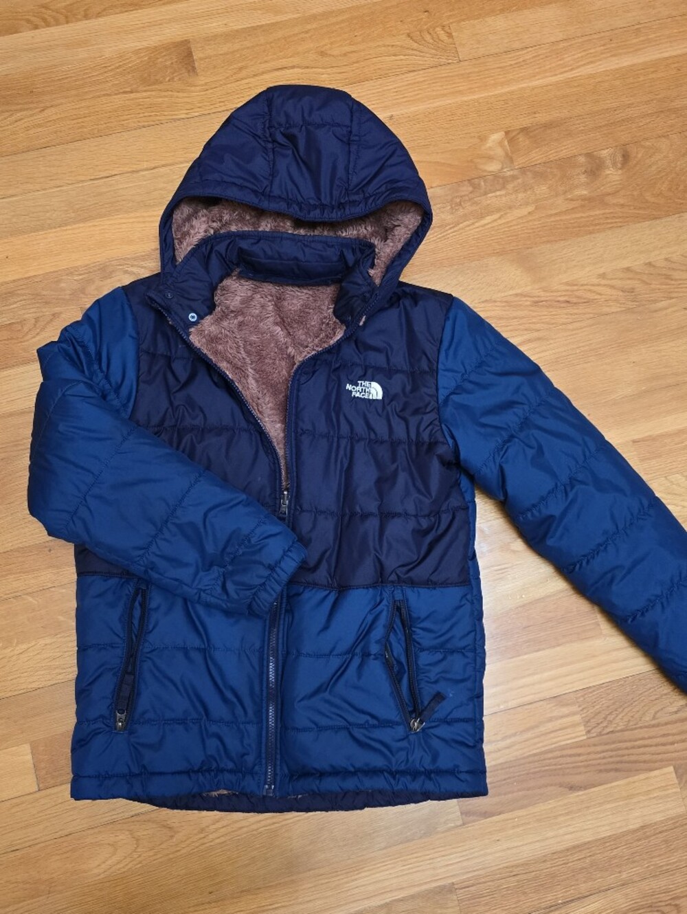 EUC The North Face Boys XL 18/20 Reversible Mount Chimbo Sherpa Puffer Jacket